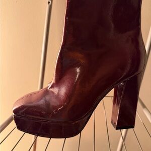Elegant Burgundy Platform Boots